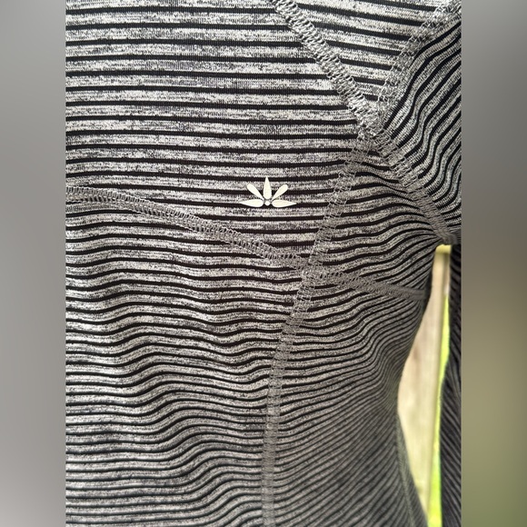 Lukka gray and black striped athletic zip up hoodie medium - Picture 4 of 9